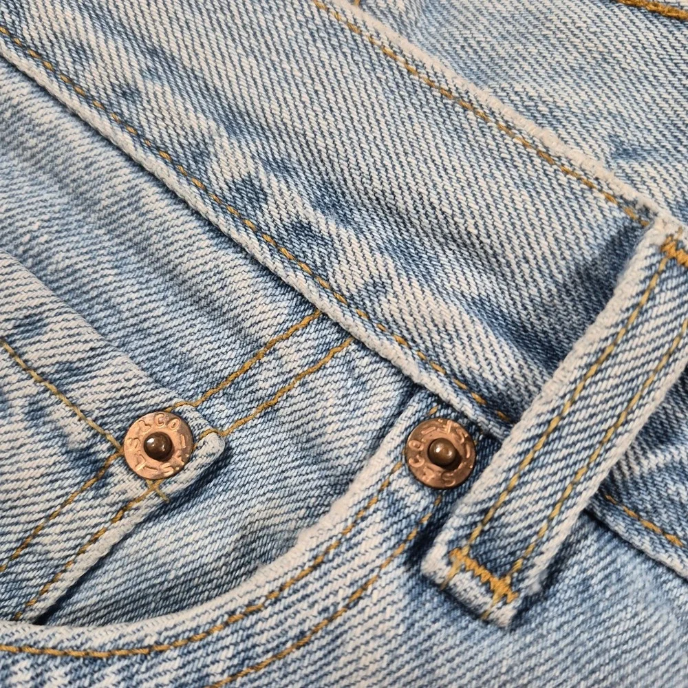 Vintage Levis 550 Baggy Jeans Men 32x36 Blue Denim Y2K Paint Distressed 2000s 02